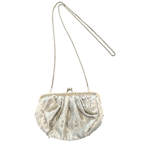 Vintage La Regale Gray/Silver Beaded Clutch with Chain Strap - Picture 1 of 9